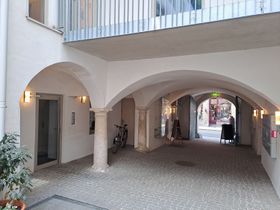 Arkade beim Hofzugang - 2023