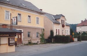 rechts im Bild die ehemalige Nr. 141