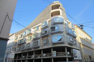 in der Bauphase, die Ecke Burggasse-Einspinnergasse - 2018